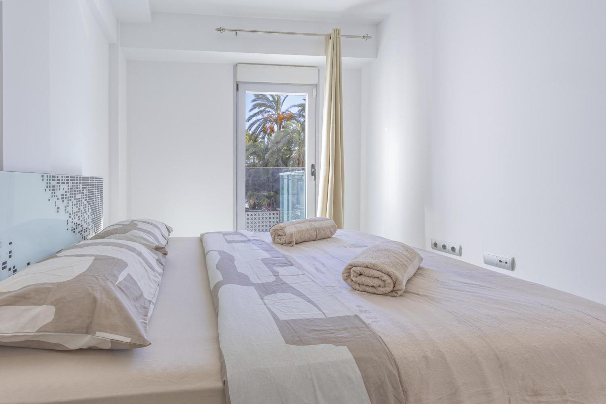 Playa De Poniente 1-5 *